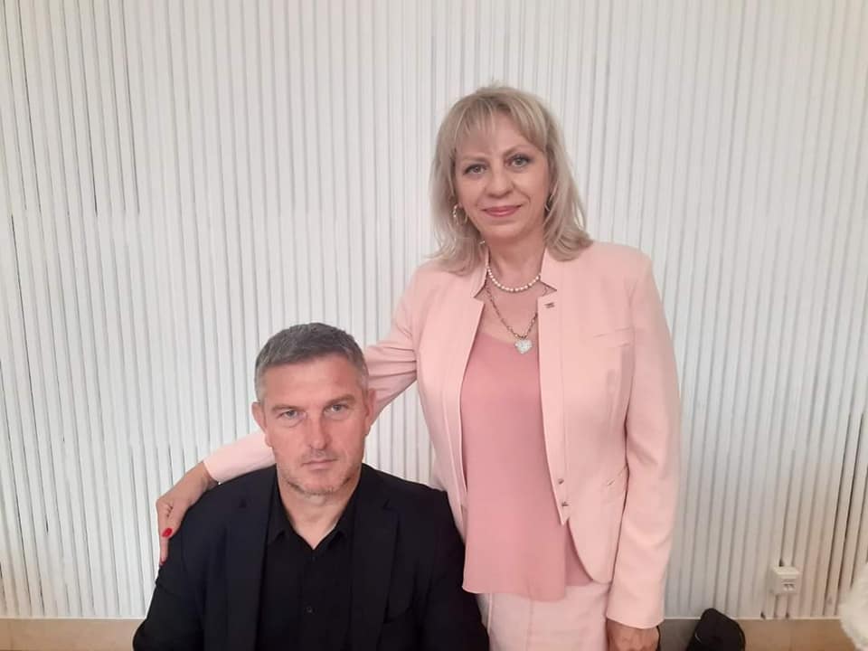 МЕМОРАНДУМ О САРАДЊИ СА СКГО У ОКВИРУ ПРОГРАМА „ПОДСТИЦАЈНО РОДИТЕЉСТВО КРОЗ ИГРУ“ 286950595 142798158341294 3333088707821423858 n - МЕМОРАНДУМ О САРАДЊИ СА СКГО У ОКВИРУ ПРОГРАМА „ПОДСТИЦАЈНО РОДИТЕЉСТВО КРОЗ ИГРУ“